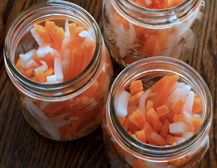 Cách làm cà rốt, củ cải chua ăn kèm ngon miệng