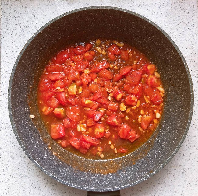 Thịt bò hầm cà chua vừa làm canh, vừa có súp thơm lừng cả bếp - 6