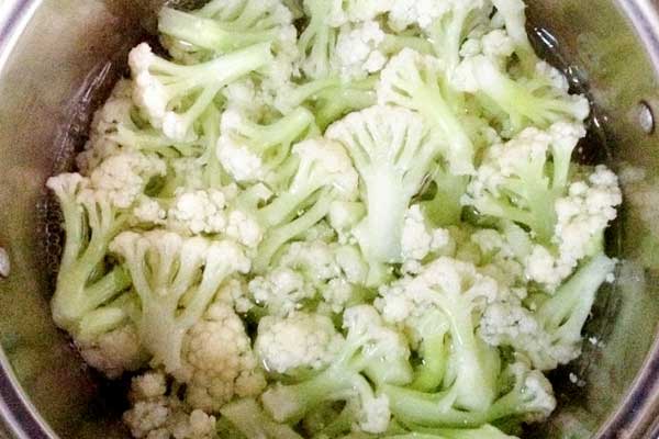 Xào súp lơ trắng hay bị khô bở, thêm một bước khiến rau ngon và mọng nước - 4