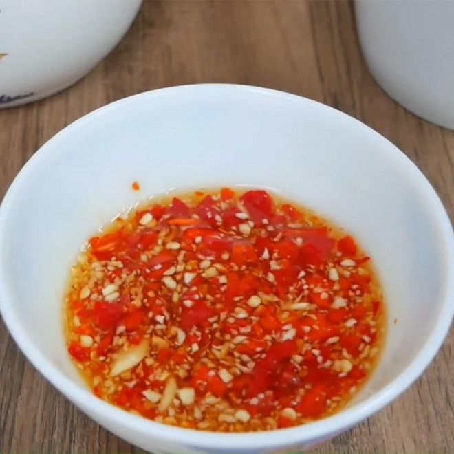 Cách làm gỏi xoài tôm khô chua ngọt ăn là ghiền - 6