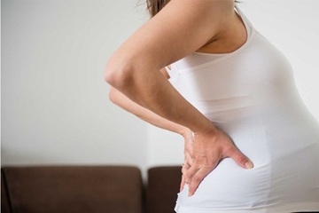 Mẹ bầu hay đau lưng khi mang thai vậy phải làm sao để khắc phục