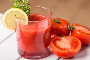 Nước ép cà chua có tác dụng gì? Uống nước ép cà chua lúc nào là tốt nhất?