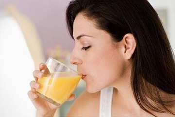 Uống nước cam vào buổi sáng có công dụng gì?